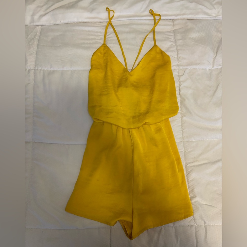 Forever 21 Contemporary Collection Romper 🌼 Size Small